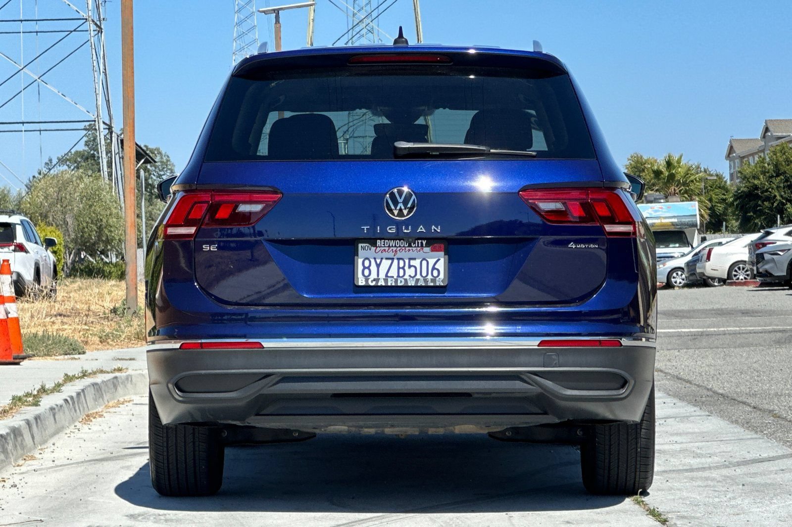 Used 2022 Volkswagen Tiguan SE w/ Panoramic Sunroof Package AWD/4WD image 5