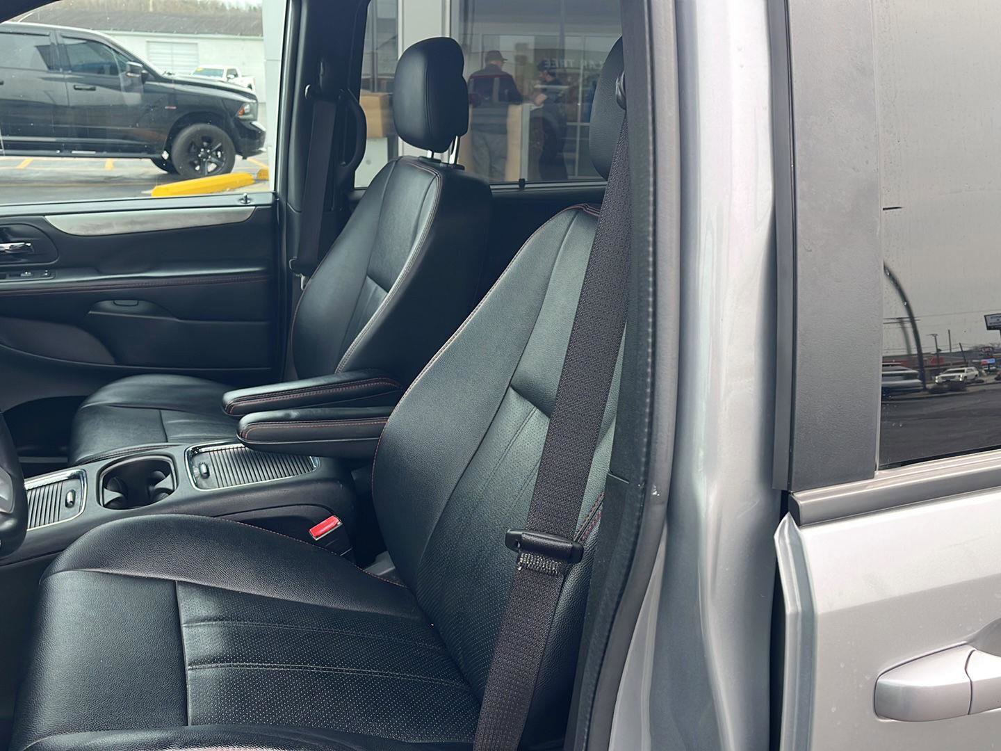 Used 2018 Dodge Grand Caravan GT FWD image 21