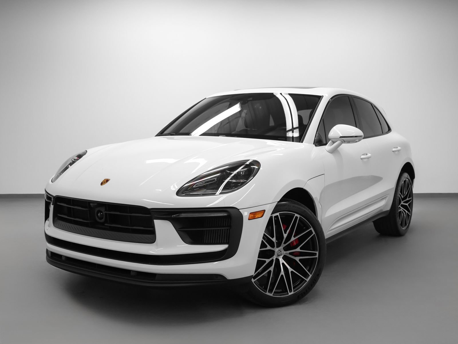 Certified 2022 Porsche Macan S image 1