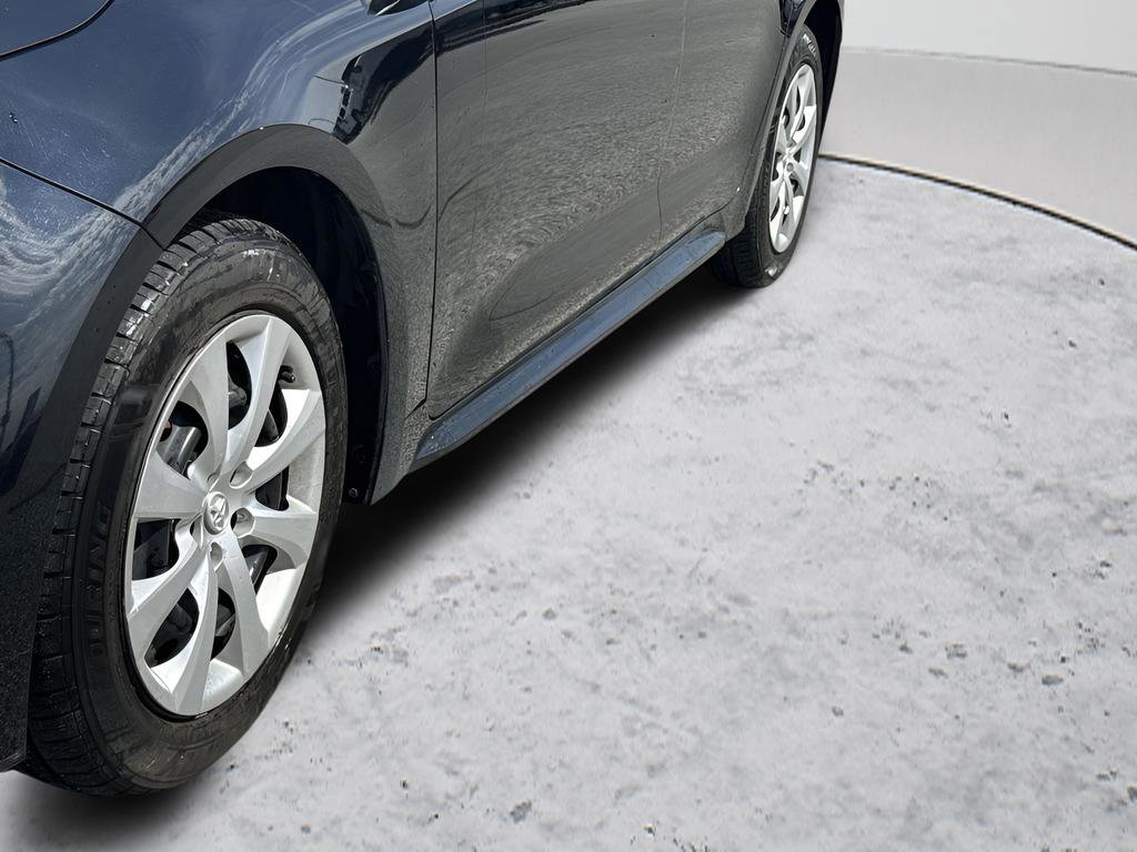 Used 2024 Toyota Corolla LE FWD image 18