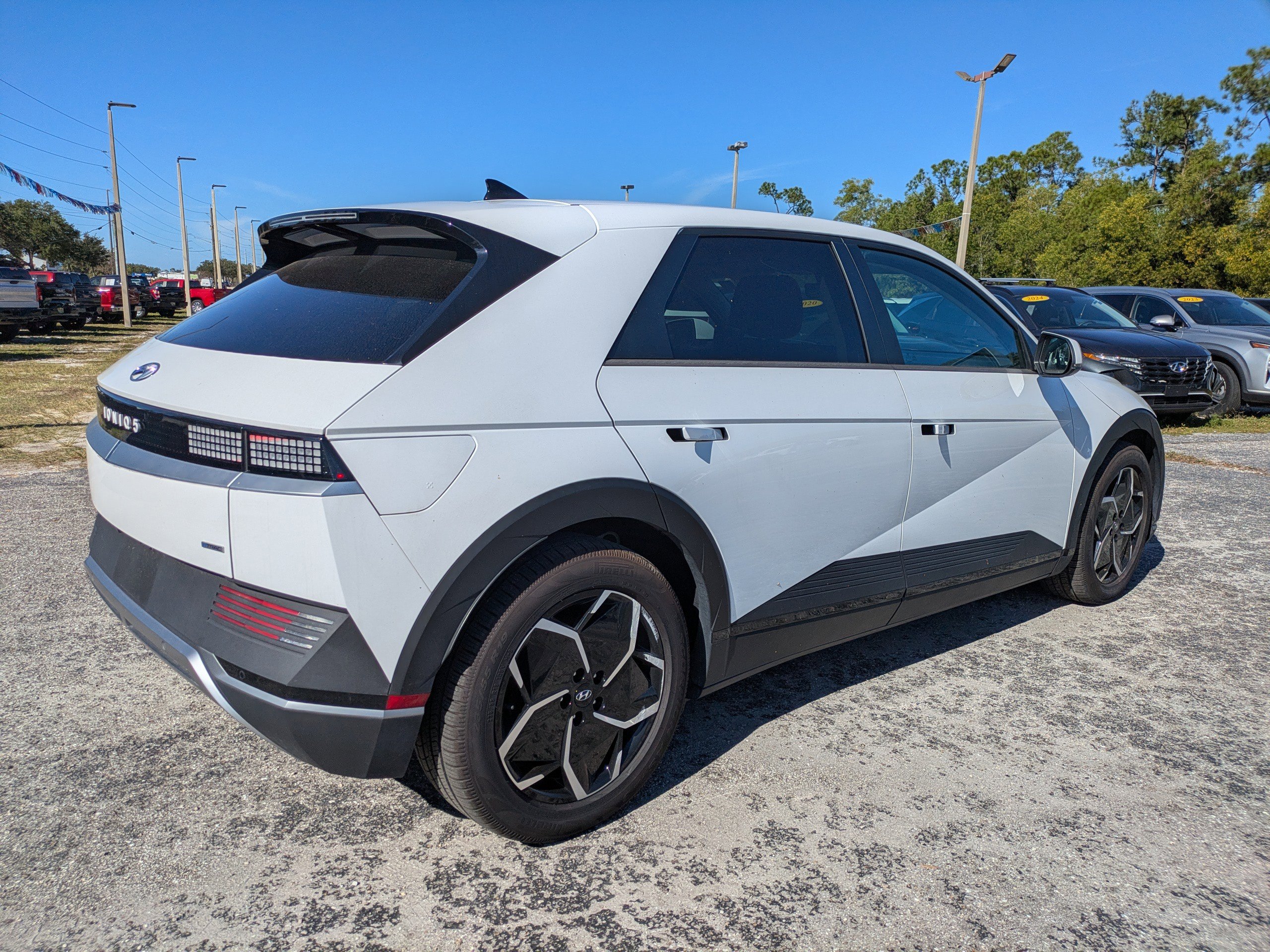 Used 2022 Hyundai Ioniq 5 SE image 4