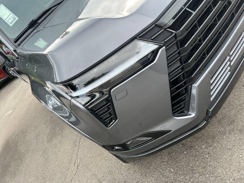 Used 2025 Lexus GX 550 w/ Accessory Package (2T) AWD/4WD image 34