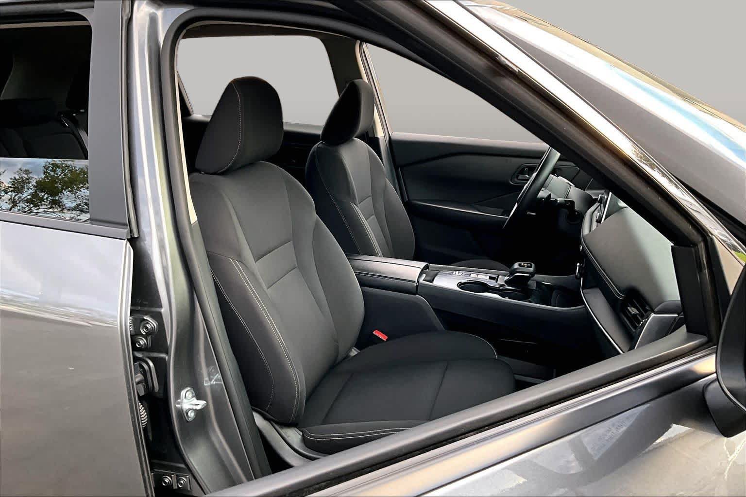Certified 2024 Nissan Rogue S FWD image 9