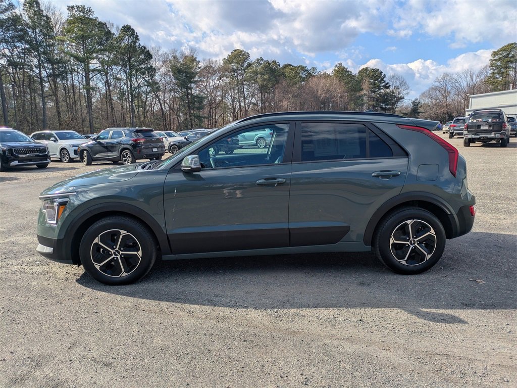 Used 2025 Kia Niro EX image 7