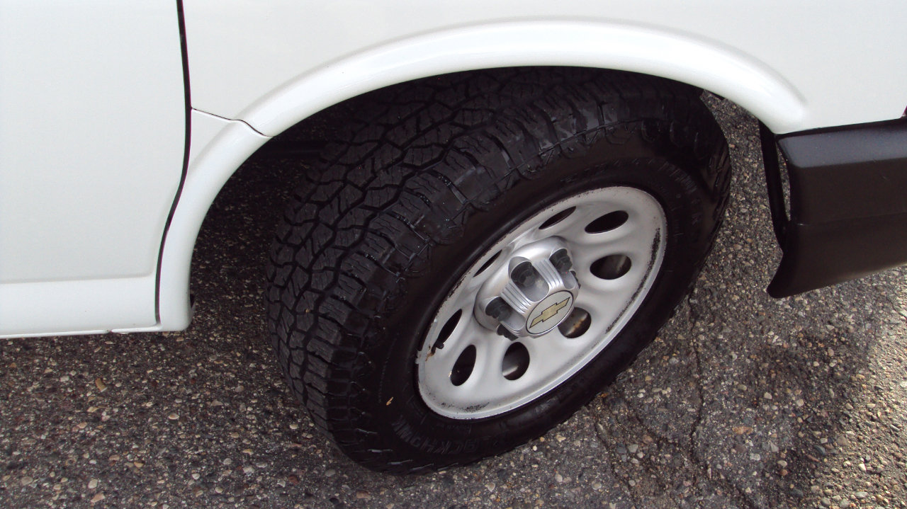 Used 2013 Chevrolet Express 1500 AWD w/ Power Package image 32