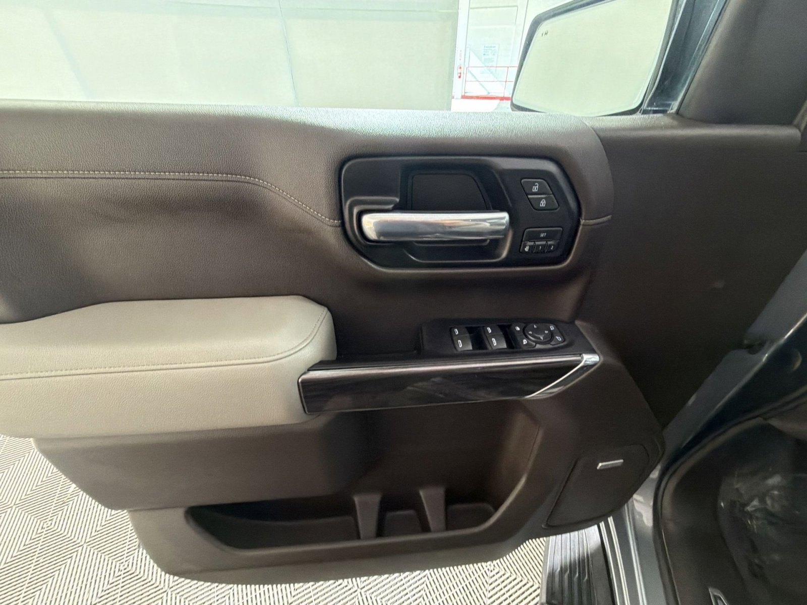 Used 2019 Chevrolet Silverado 1500 LTZ w/ LTZ Plus Package image 15