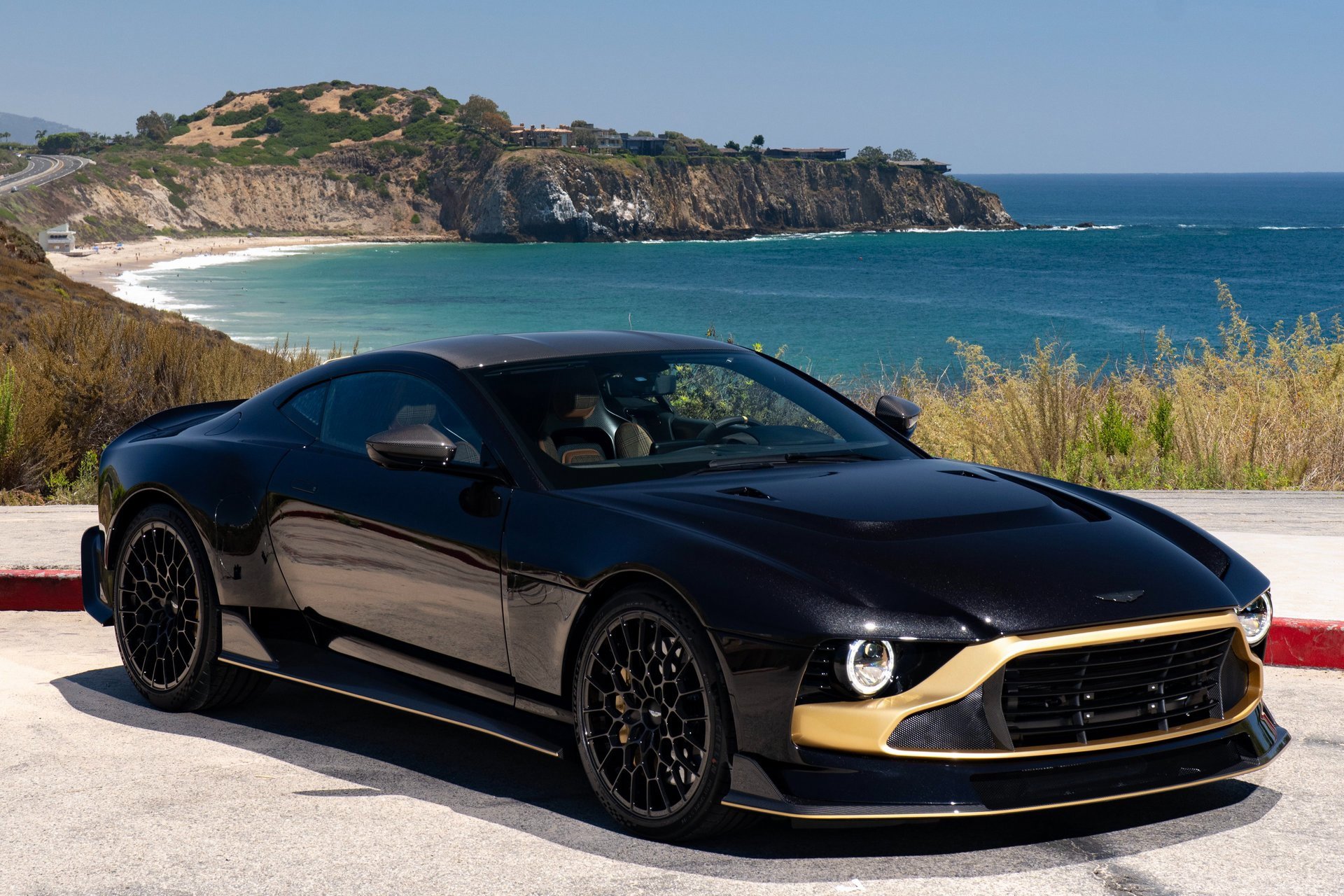 Used 2024 Aston Martin Valour image 1