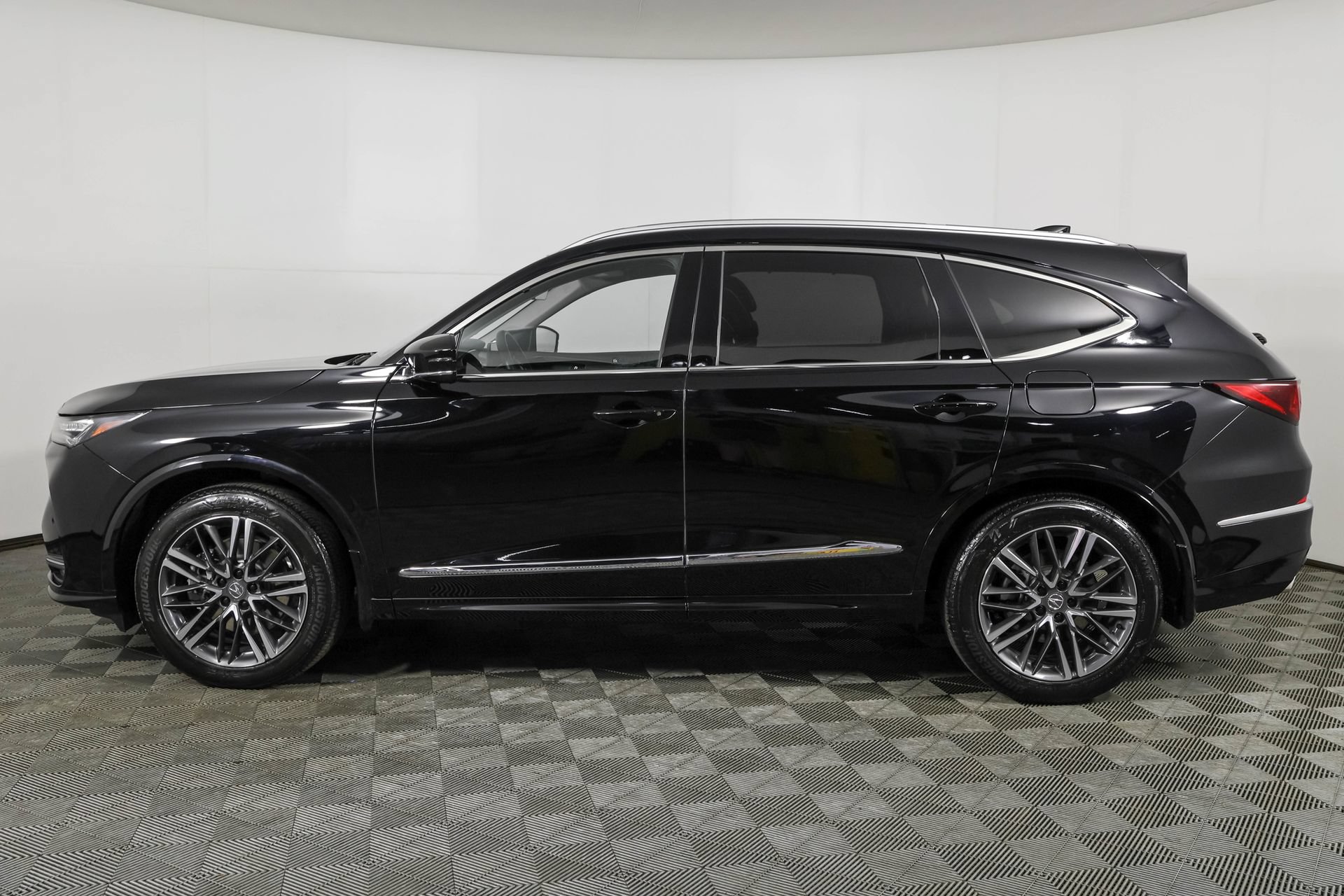Used 2025 Acura MDX SH-AWD w/ Advance Package image 22