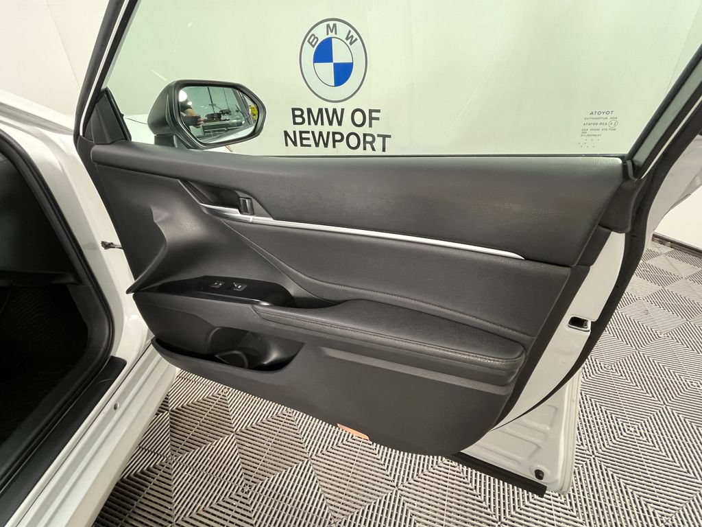Used 2018 Toyota Camry XLE FWD image 21