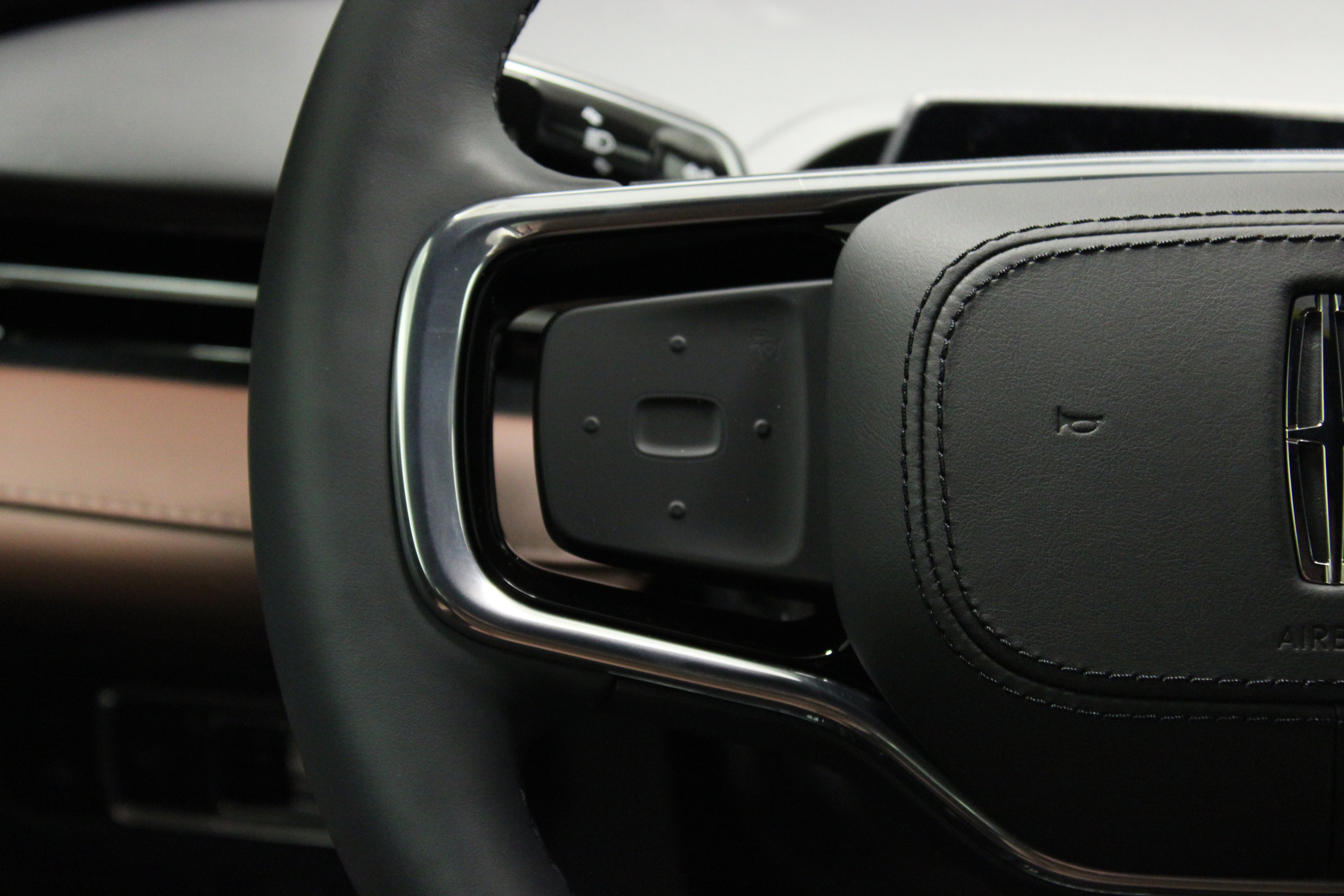 New 2026 Lincoln Nautilus Reserve w/ Jet Appearance Package image 19