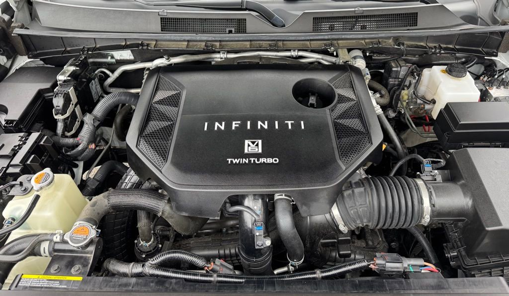 Used 2025 INFINITI QX80 Sensory image 9