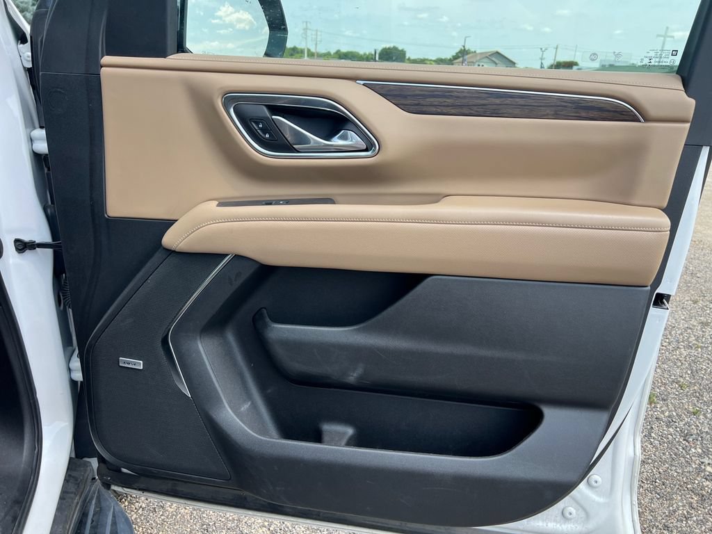 Used 2023 Chevrolet Tahoe Premier AWD/4WD image 38