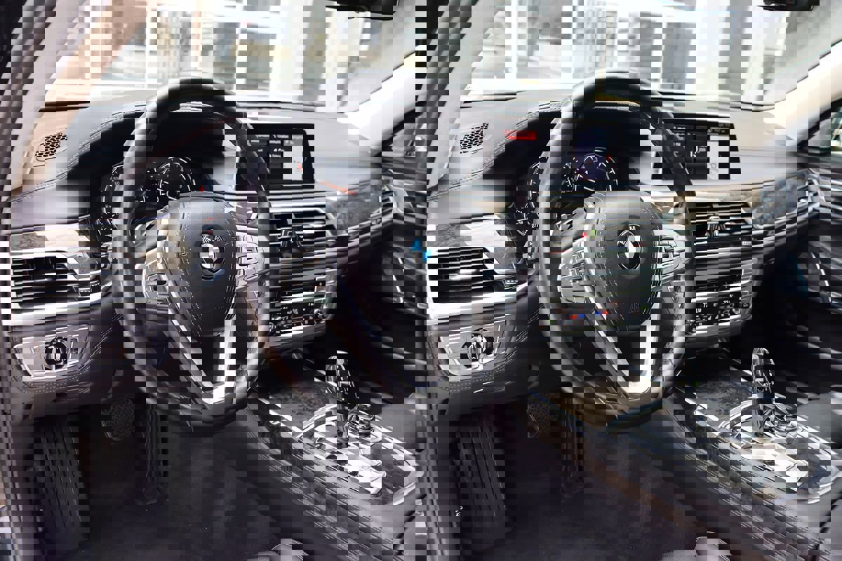 Used 2018 BMW 750i 750i image 13