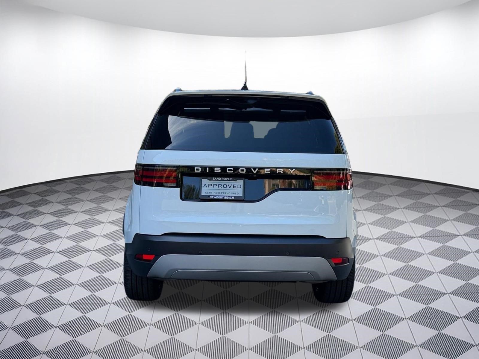Certified 2025 Land Rover Discovery S AWD/4WD image 10