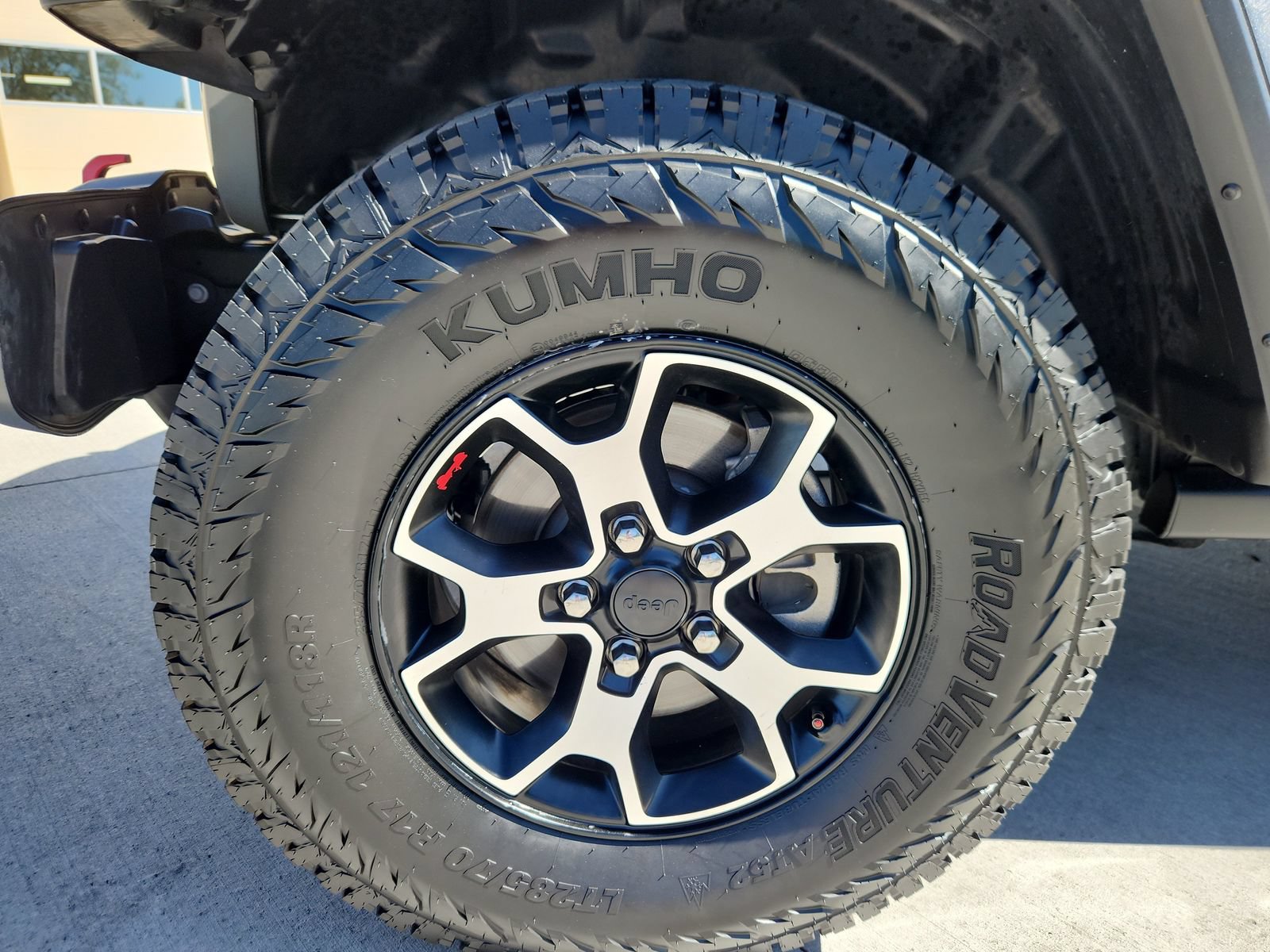 Used 2021 Jeep Wrangler Unlimited Rubicon w/ Cold Weather Group AWD/4WD image 18