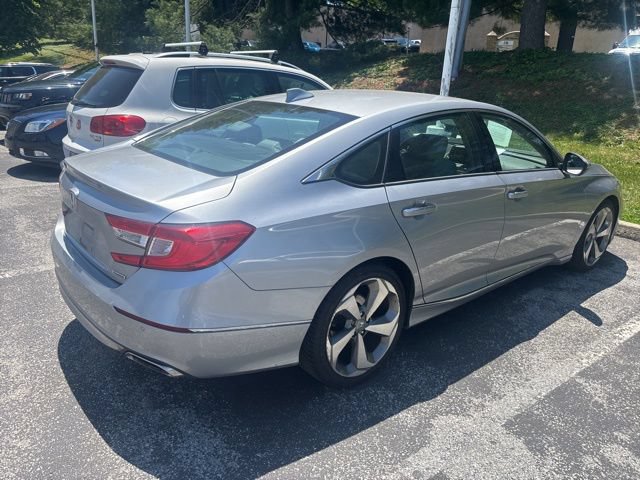 Used 2018 Honda Accord Touring image 4