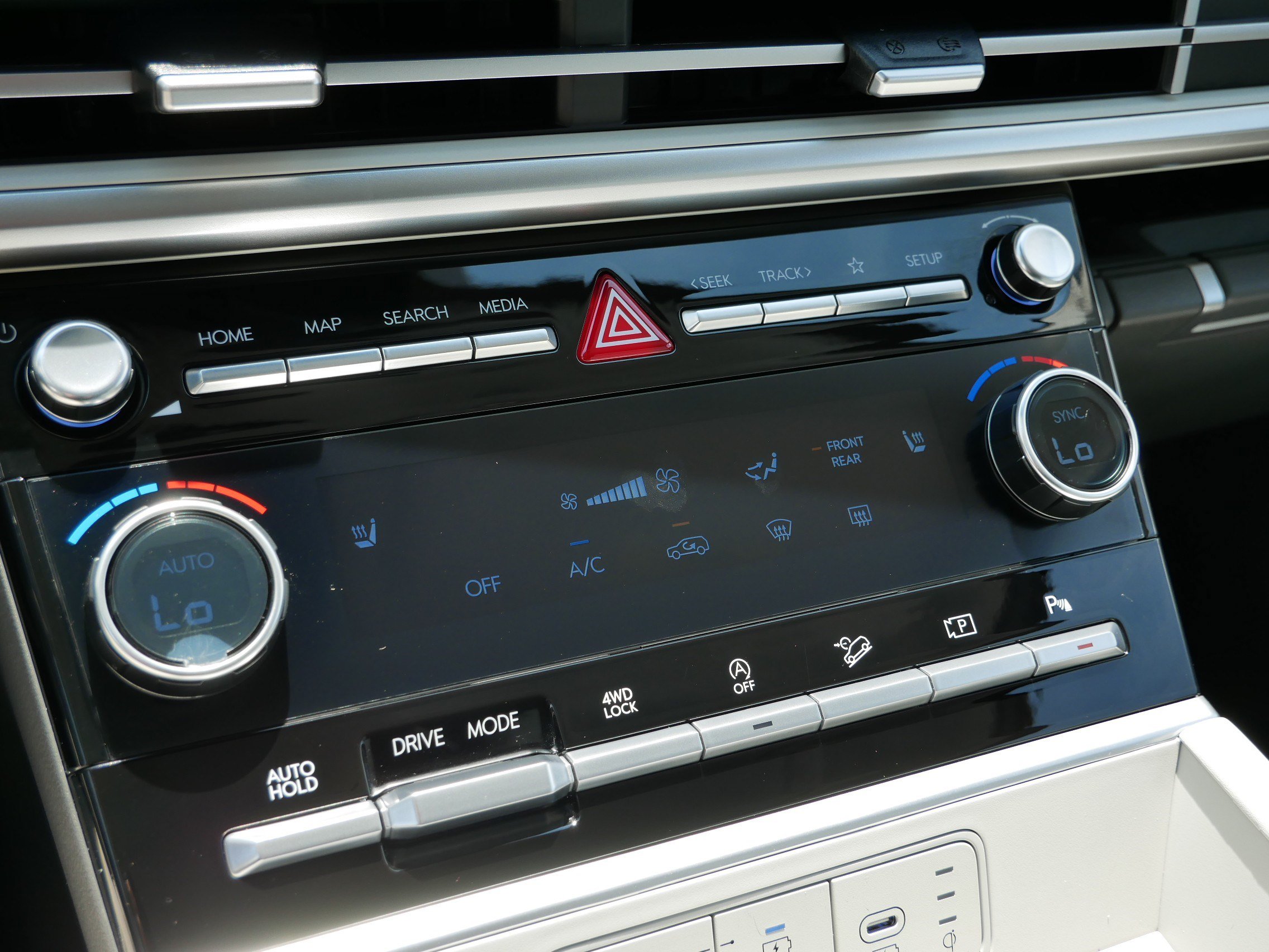 Certified 2026 Hyundai Santa Fe SEL AWD/4WD image 22