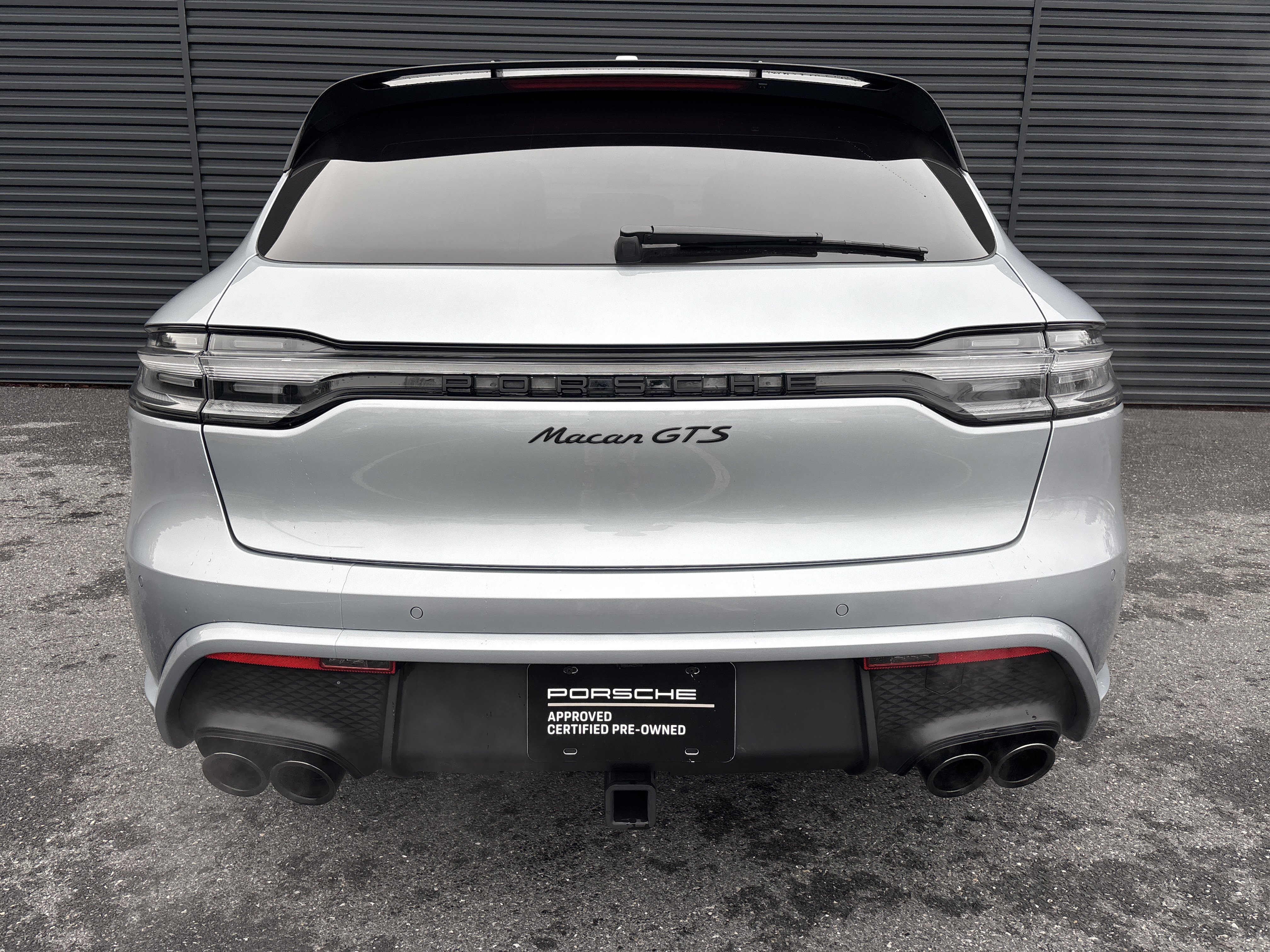 Certified 2025 Porsche Macan GTS AWD/4WD image 4