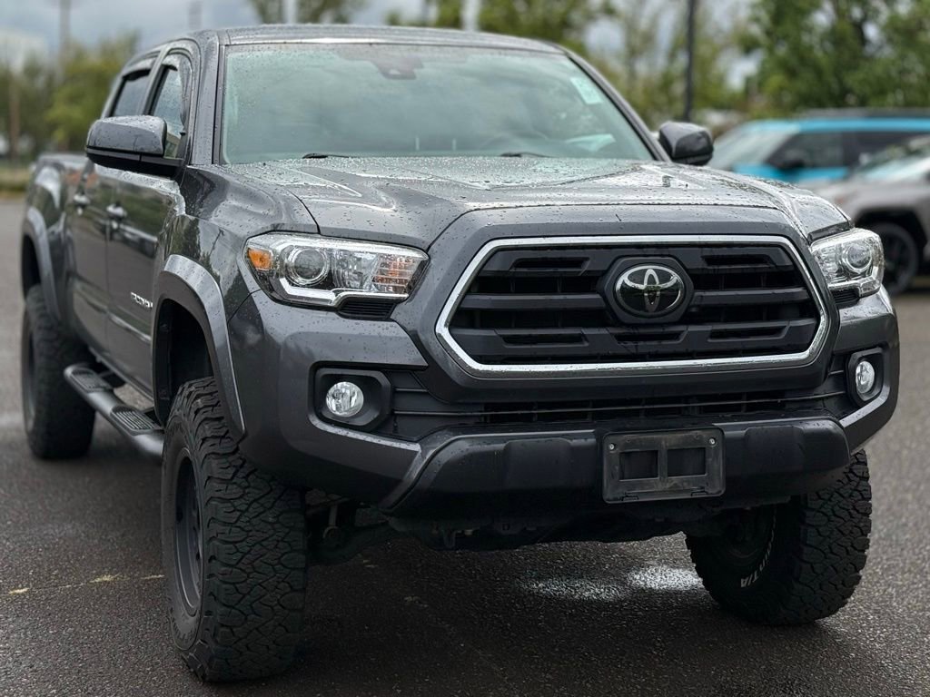 Used 2018 Toyota Tacoma SR5 AWD/4WD image 7