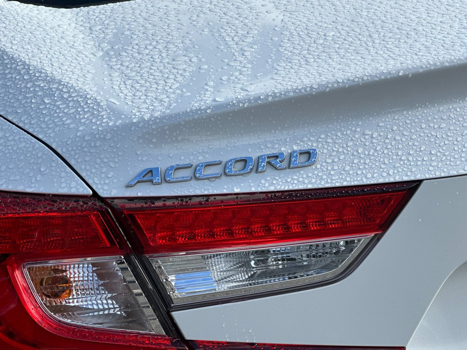 Used 2018 Honda Accord EX-L image 25