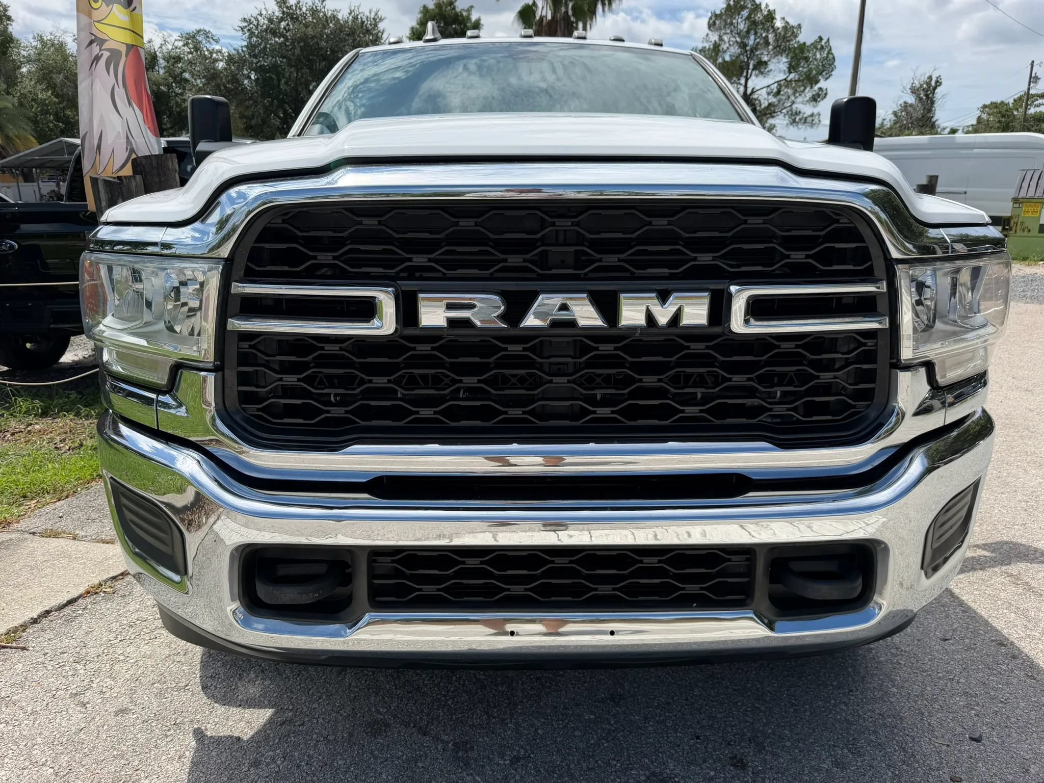 Used 2022 RAM 3500 Tradesman w/ Chrome Appearance Group AWD/4WD image 2