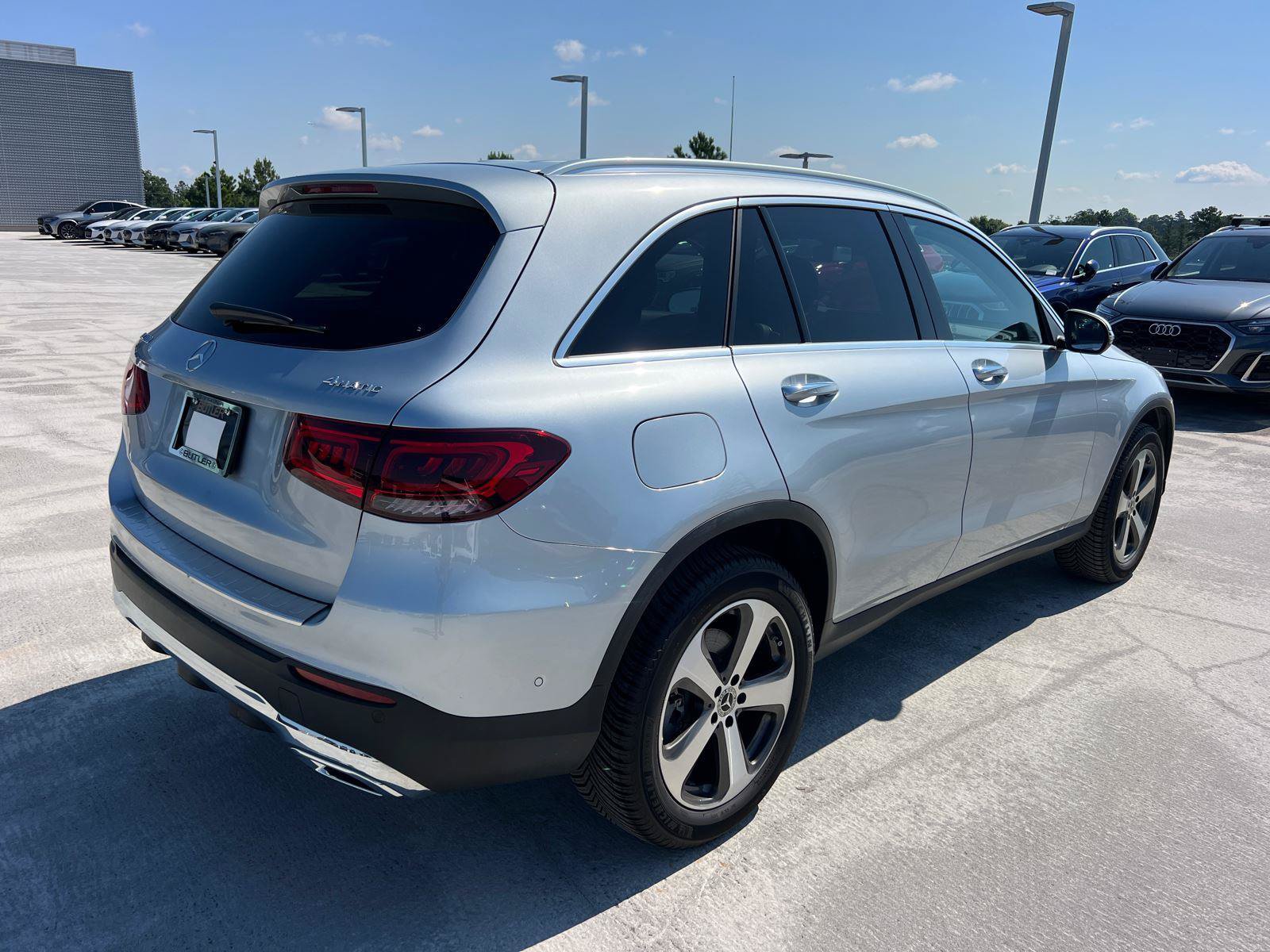 Used 2022 Mercedes-Benz GLC 300 4MATIC image 5
