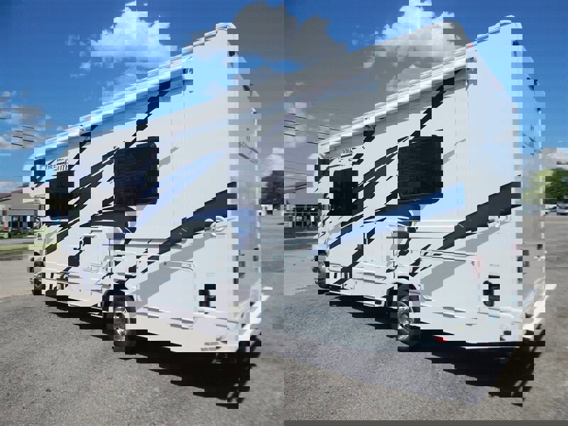 Used 2022 Ford E-450 and Econoline 450 Super Duty w/ Motorhome Prep Package image 2