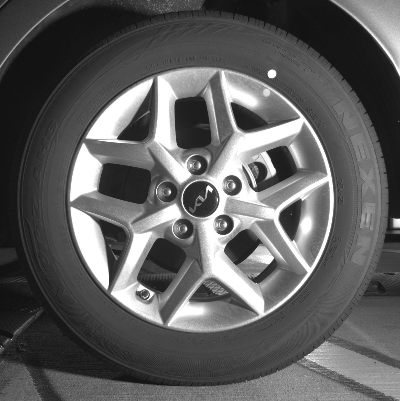 Used 2025 Kia Soul LX w/ LX Technology Package FWD image 16