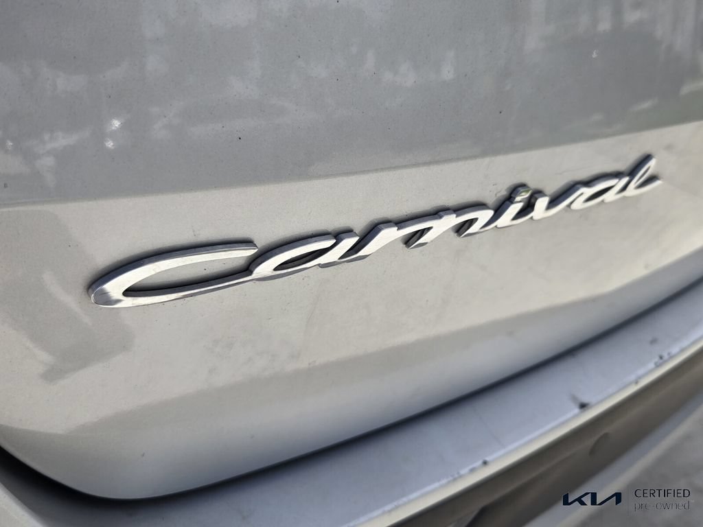 Certified 2022 Kia Carnival LX FWD image 12