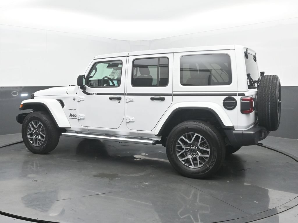 Used 2024 Jeep Wrangler Unlimited Sahara w/ Technology Group AWD/4WD image 3
