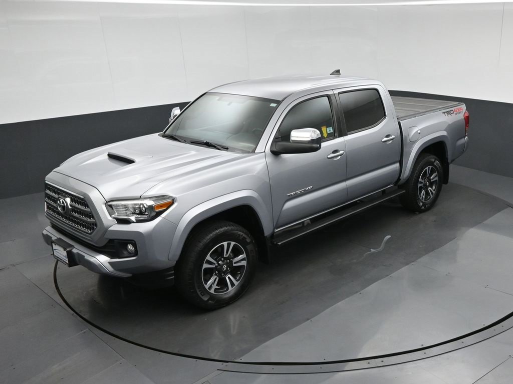 Used 2017 Toyota Tacoma TRD Sport image 58