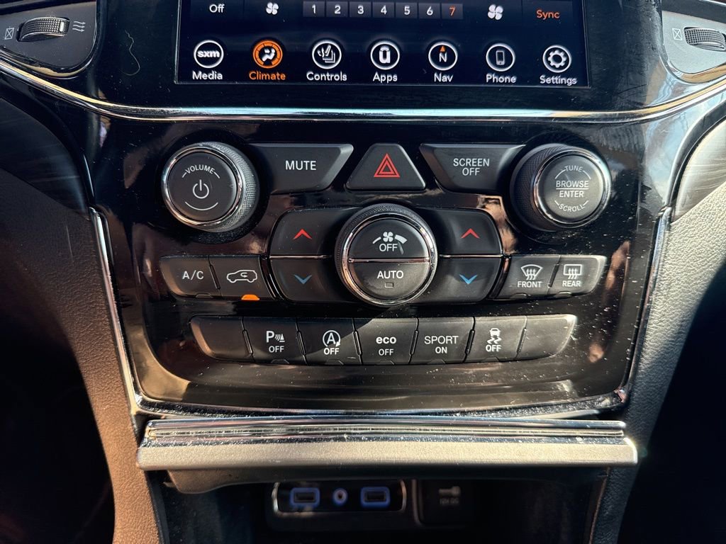 Used 2022 Jeep Grand Cherokee Laredo E w/ Security & Convenience Group image 19