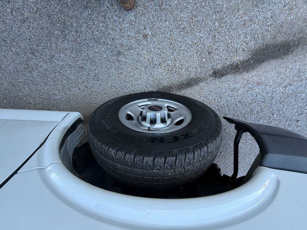 Used 2021 GMC Savana 2500 w/ Driver Convenience Package image 11