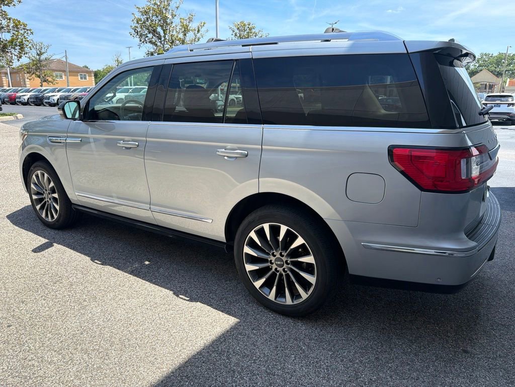 Used 2021 Lincoln Navigator Reserve w/ Luxury Package AWD/4WD image 3