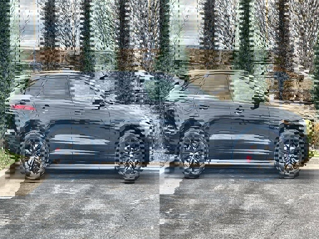 New 2026 Jaguar F-PACE R-Dynamic S image 6
