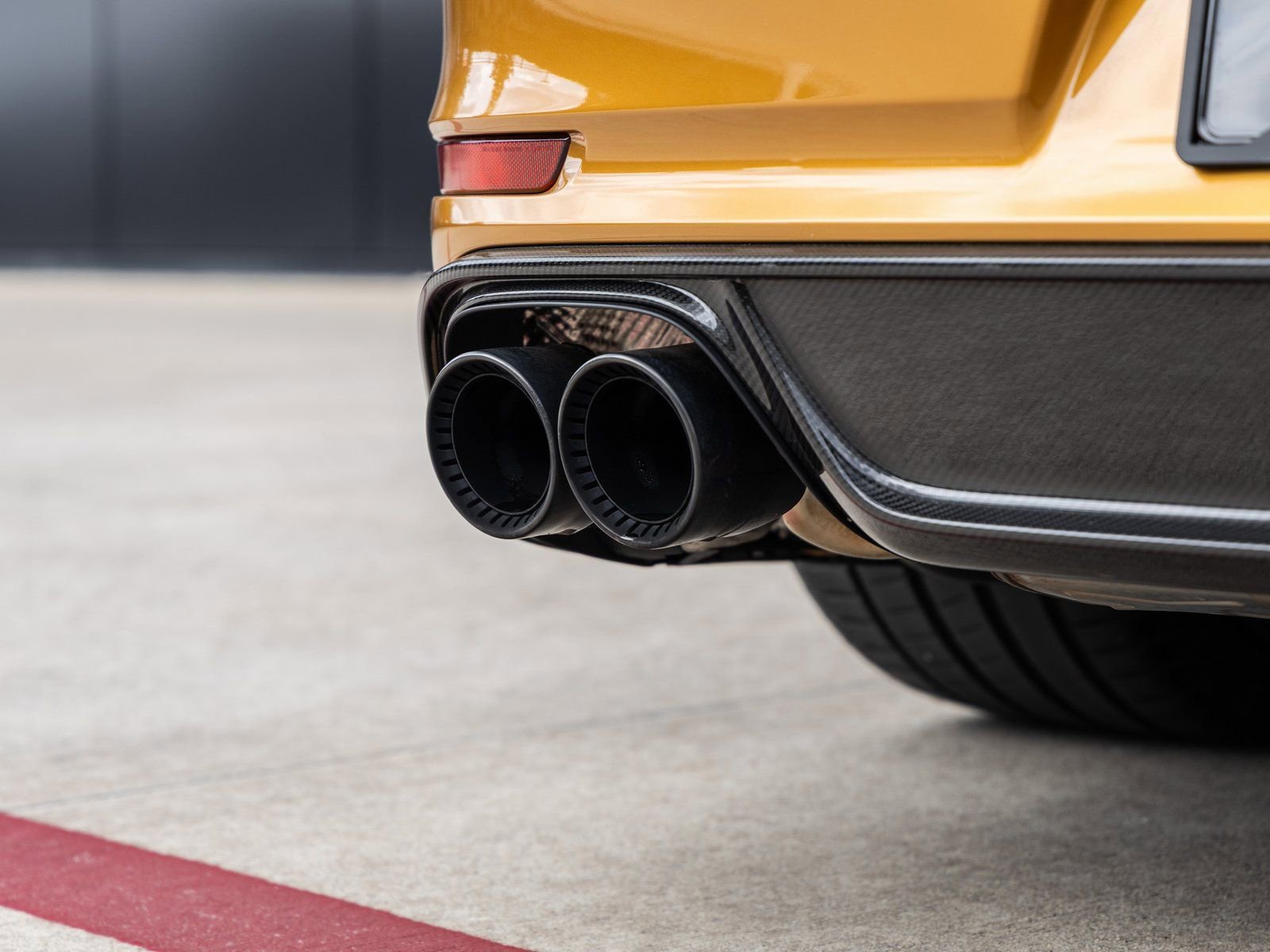 Used 2018 Porsche 911 Turbo S image 15