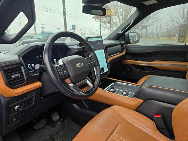 Used 2022 Ford Expedition Platinum image 11