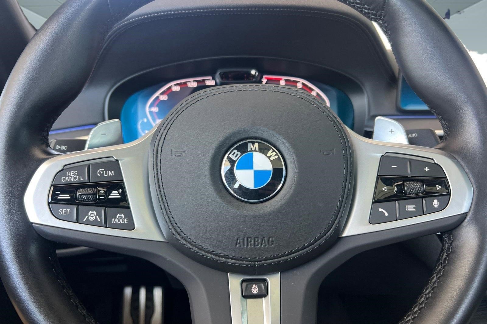 Used 2023 BMW M550i xDrive w/ Executive Package AWD/4WD image 16