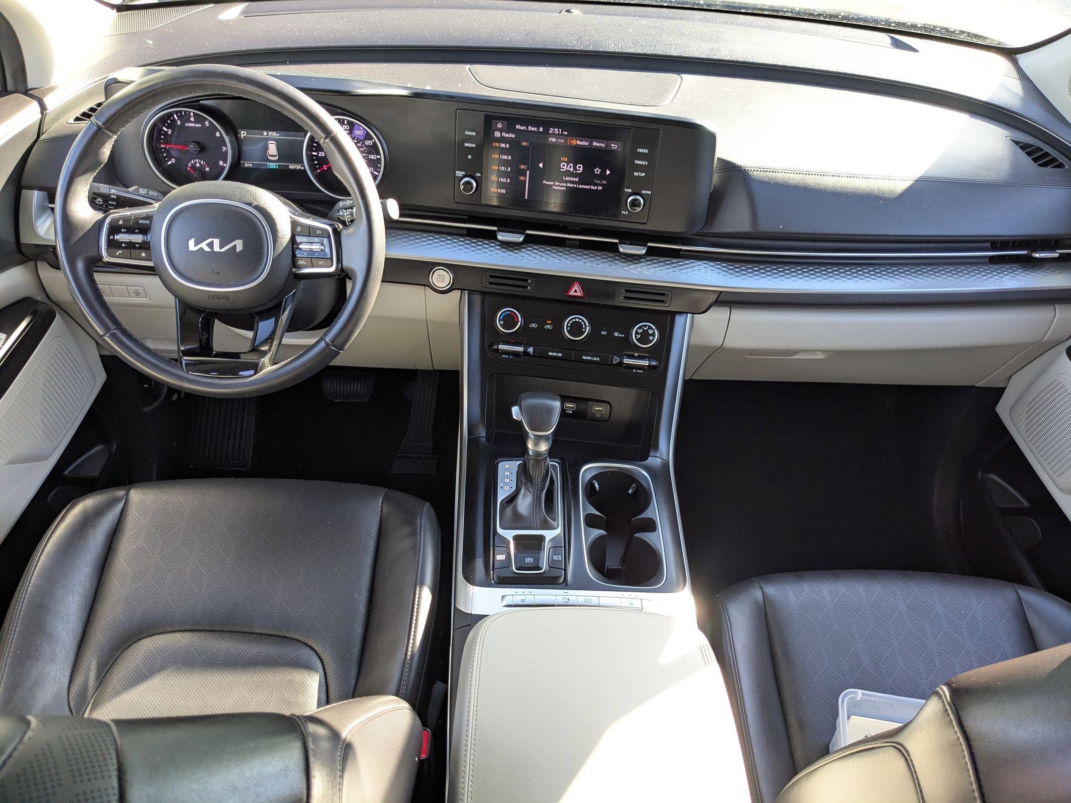 Used 2024 Kia Carnival LX image 27