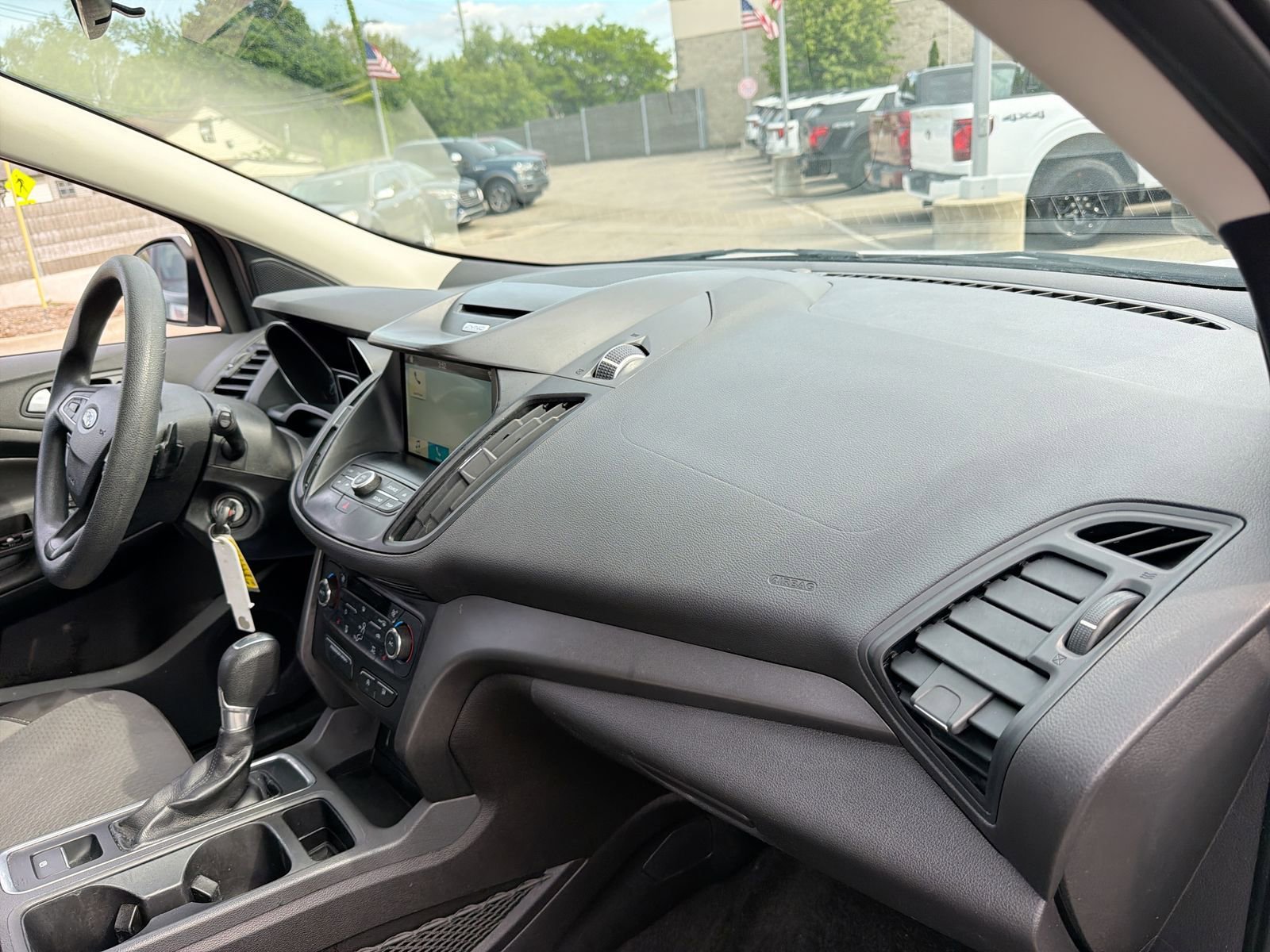 Used 2017 Ford Escape SE w/ Equipment Group 201A FWD image 16
