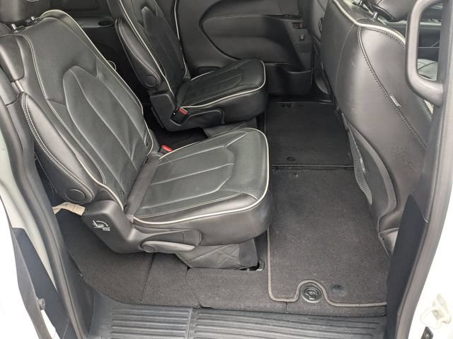 Used 2025 Chrysler Pacifica Limited FWD image 22
