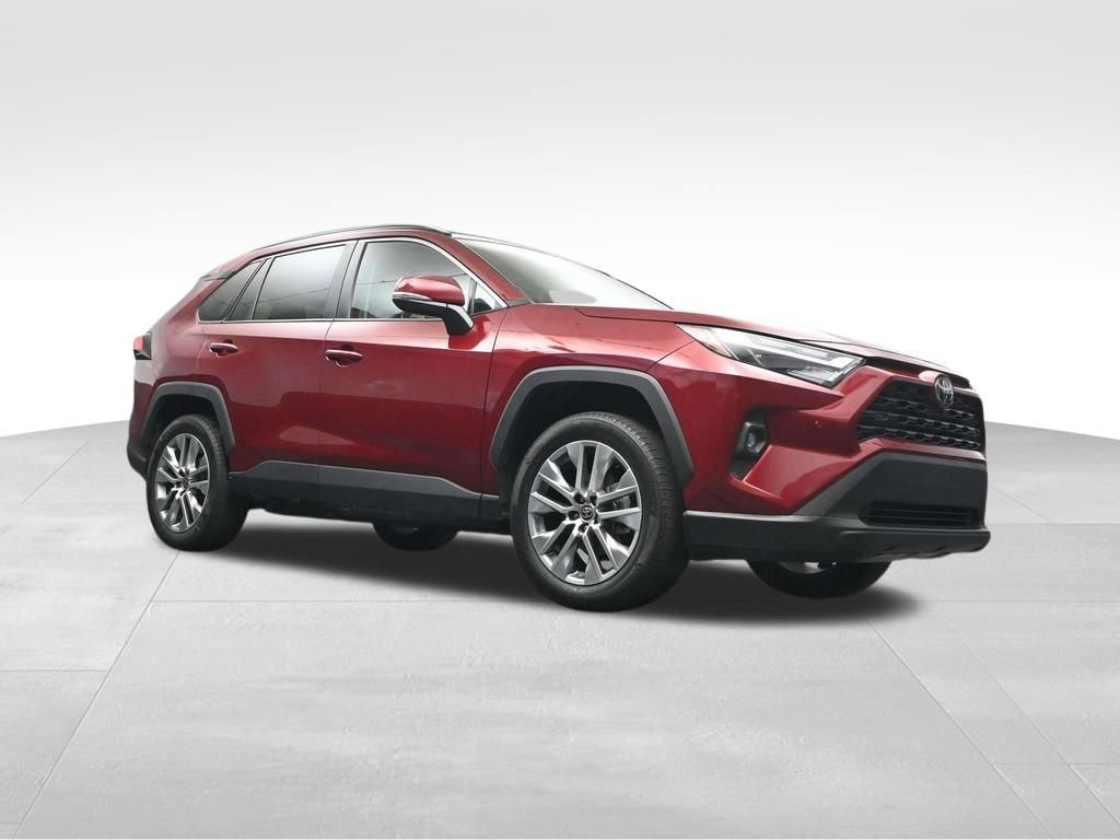 Used 2022 Toyota RAV4 XLE Premium FWD image 16