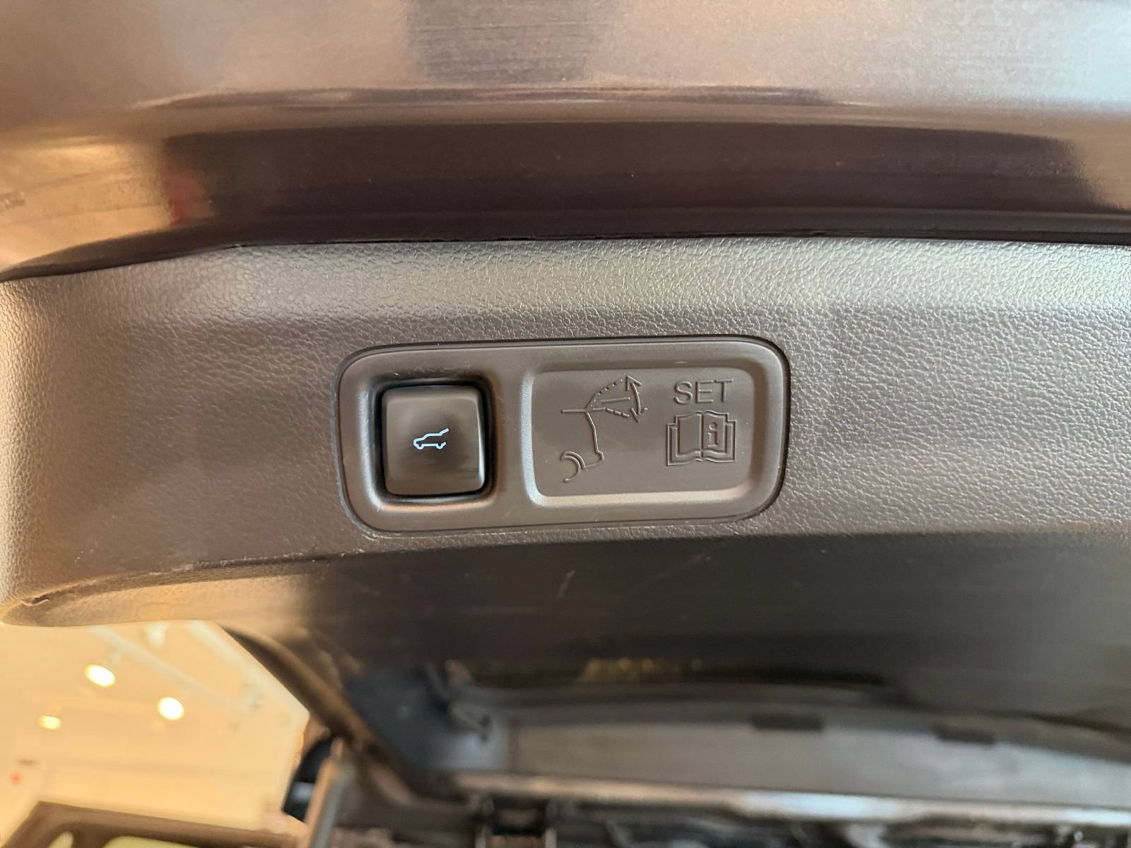 Used 2024 Ford Expedition Limited AWD/4WD image 19