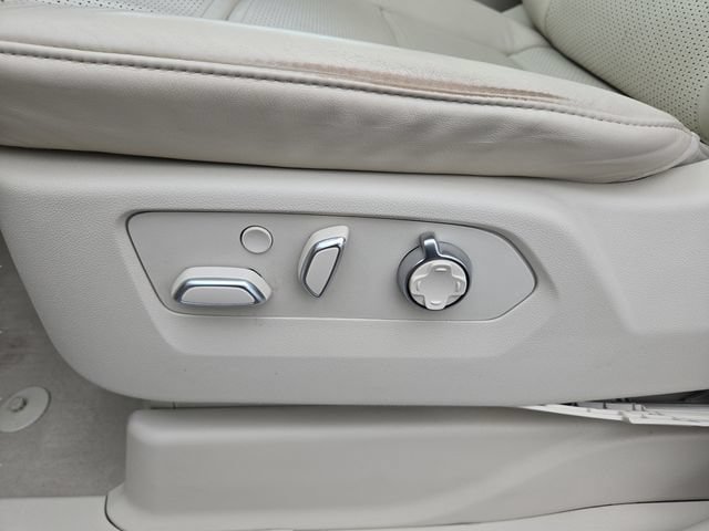 Certified 2023 Cadillac Escalade Premium Luxury Platinum w/ LPO, Radiant Package AWD/4WD image 20
