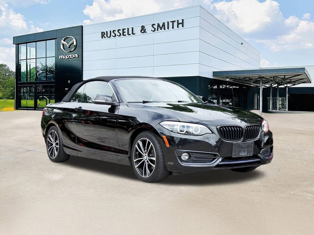 Used 2020 BMW 230i Convertible w/ Premium Package RWD image 1