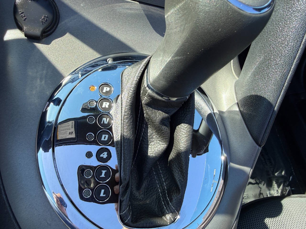 Used 2006 Pontiac Solstice Convertible w/ Power Package RWD image 30