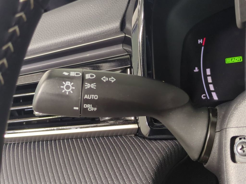 Used 2025 Toyota Camry SE w/ Multimedia Upgrade Package image 29