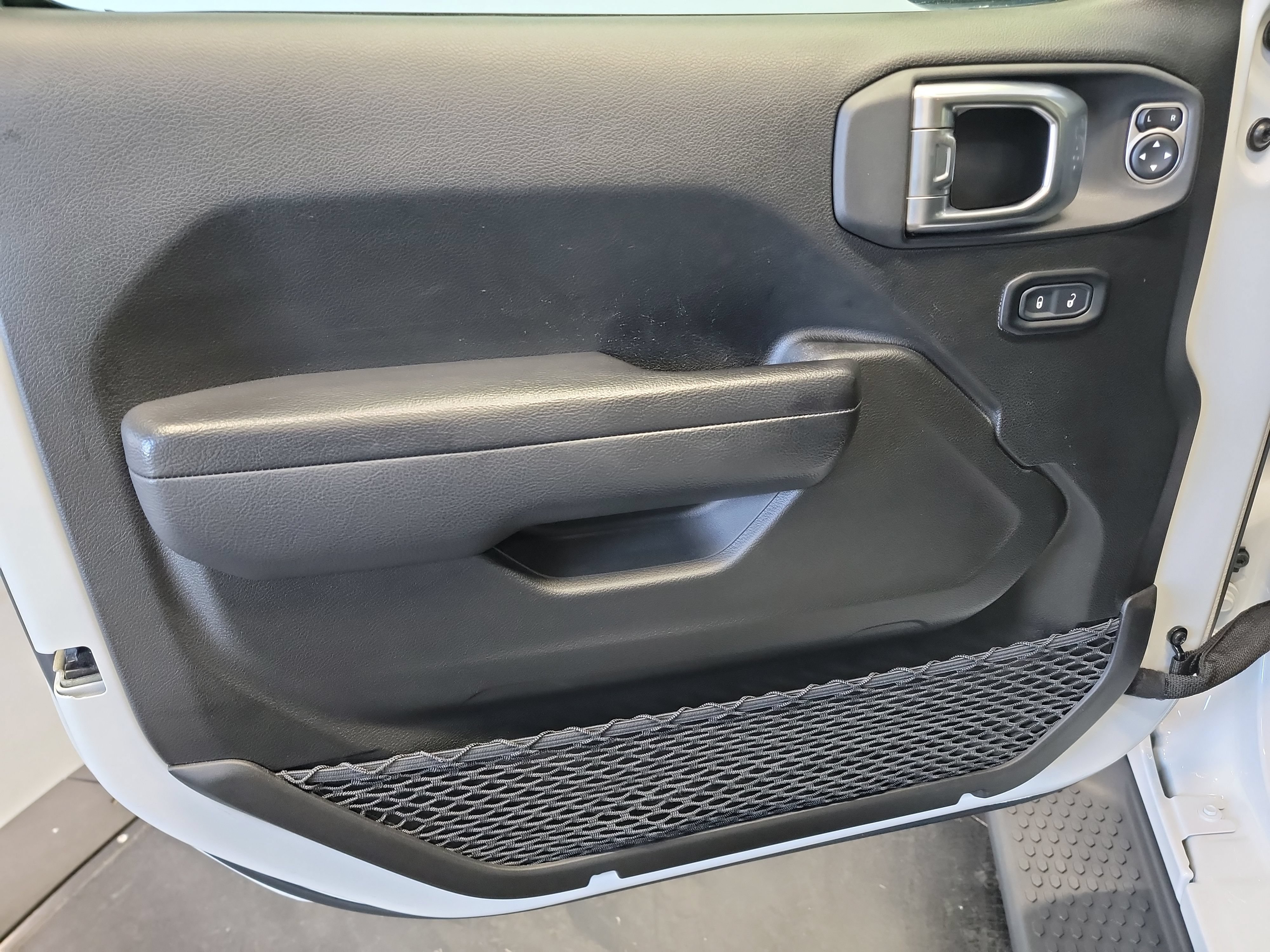 Used 2023 Jeep Wrangler Sport AWD/4WD image 13