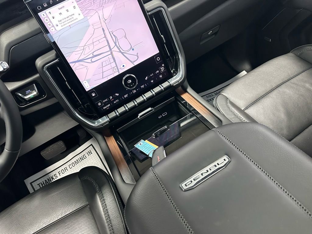 Used 2025 GMC Yukon Denali w/ Sun & Power Step Package image 33
