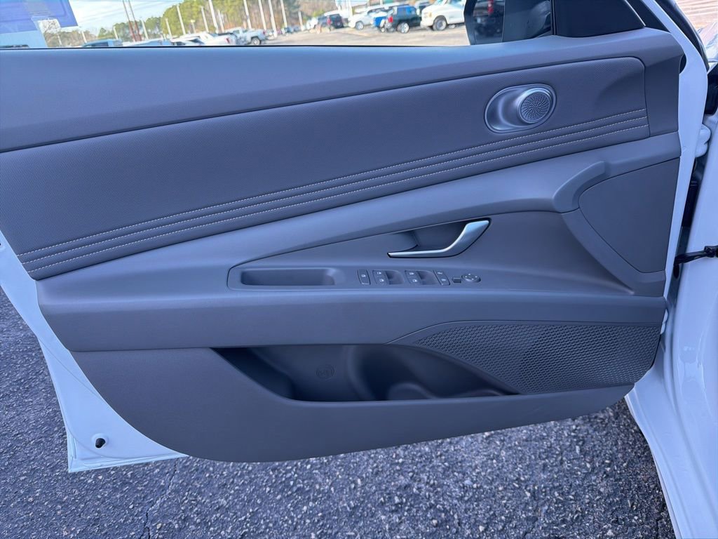 New 2025 Hyundai Elantra Sport image 11